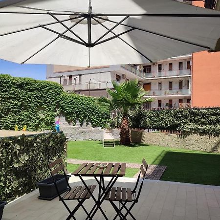 Appartamento Incantevole Con Parcheggio E Giardino Catania Exterior photo